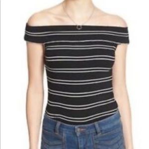 FREE PEOPLE xs off the shoulder shirt.